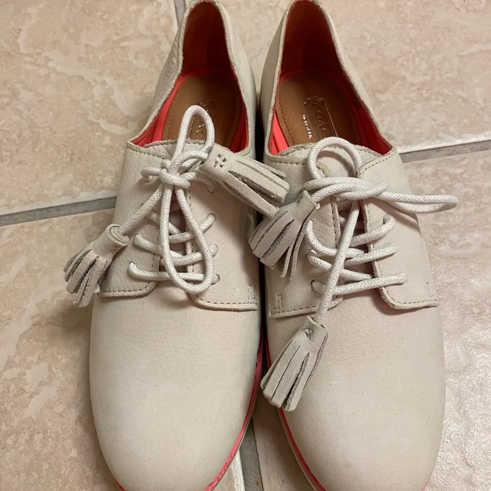 Coach Cream Leather Lace-Up Flats with Pink Trim